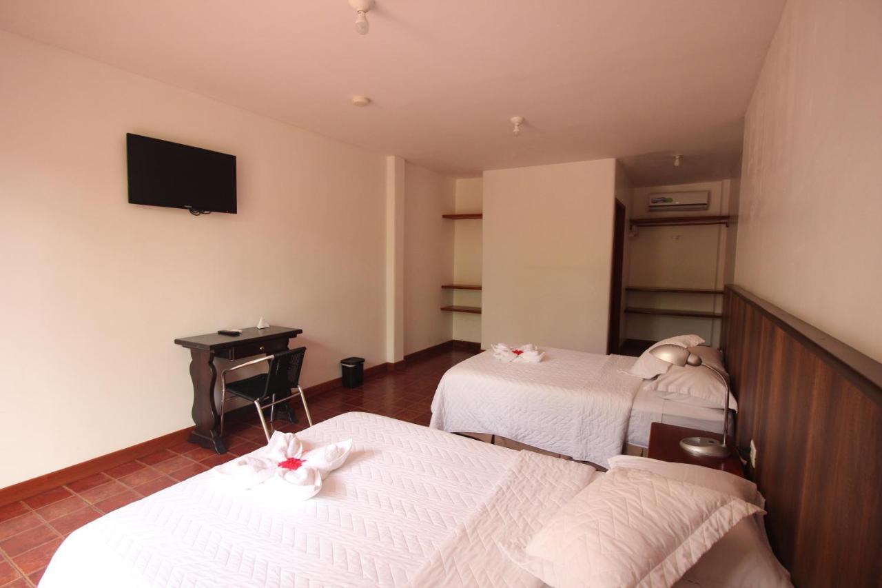 Lava House Hostal Puerto Ayora  Extérieur photo