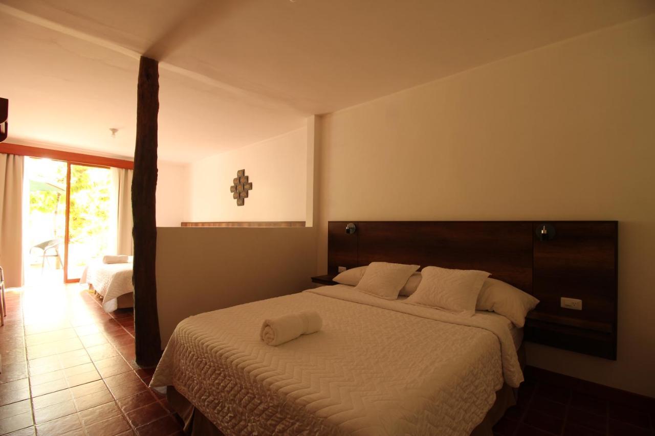 Lava House Hostal Puerto Ayora  Extérieur photo