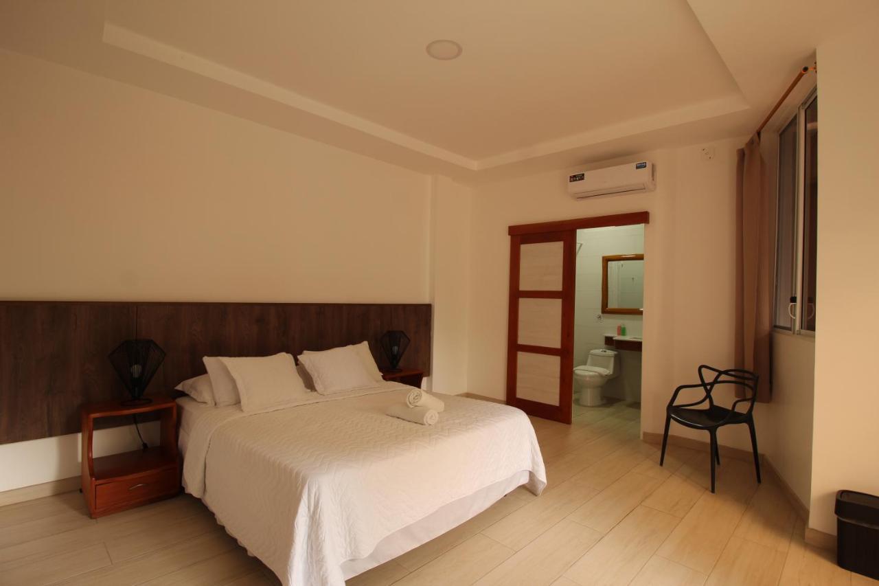 Lava House Hostal Puerto Ayora  Extérieur photo