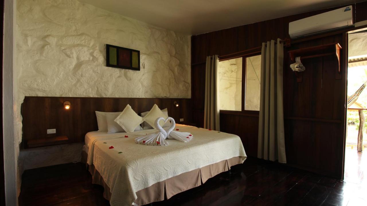 Lava House Hostal Puerto Ayora  Extérieur photo